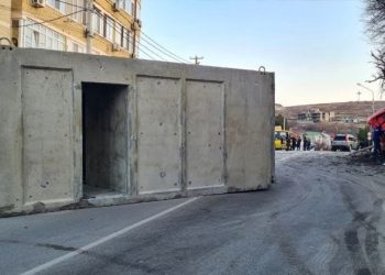 Авария дня. В Анапе грузовик без  от Олег за 26 декабря 2022