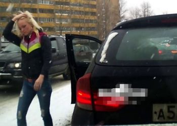 Автомобилистка в последний момент нажала на тормоз и догнала BMW