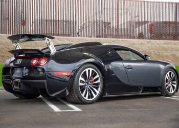 Безупречный Bugatti Veyron 16.4 выставлен на продажу