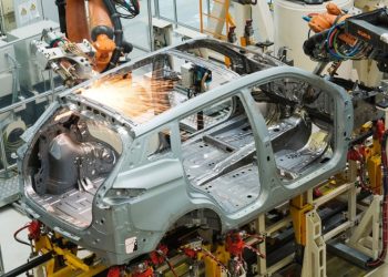 Бывший завод Mercedes-Benz в Подмосковье перезапустят летом 2023 года