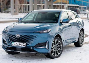 Дилеры привезли в Россию новый флагманский кроссовер Changan Uni-K