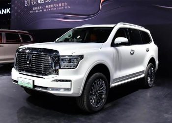 Great Wall представил гибридную версию Tank 500 на автосалоне в Китае