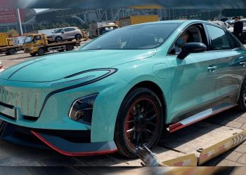 Hongqi представит новую версию электромобиля E-QM5 на автосалоне в Китае