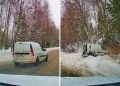 И уносит меня, и уносит меня…: лихой водитель отправился в сугроб