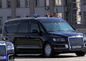 Марка Aurus хотела бы продавать минивэны и мотоциклы