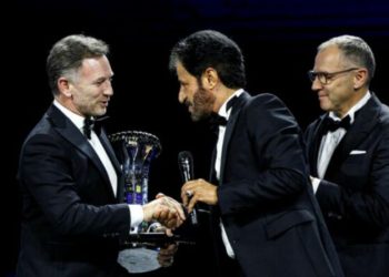 «Не смей что-либо говорить!» Хорнер и Сулайем устроили перепалку на награждении