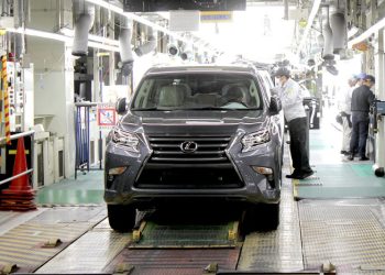 Один из крупнейших автозаводов Toyota перейдет на энергию от ветра