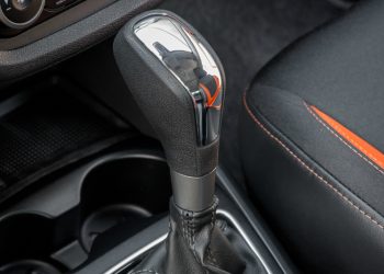 Почему АвтоВАЗ не смог оперативно установить новый «автомат» на Vesta