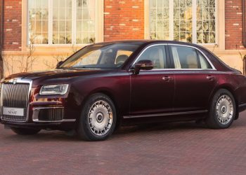 Президент Беларуси похвалил автомобили Aurus