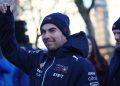 Серхио Перес подарил по бутылке текилы 1400 сотрудникам Red Bull Racing