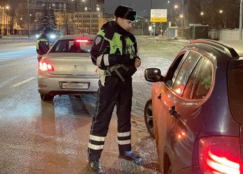 Тотальные проверки ГИБДД в праздники. Где будут останавливать