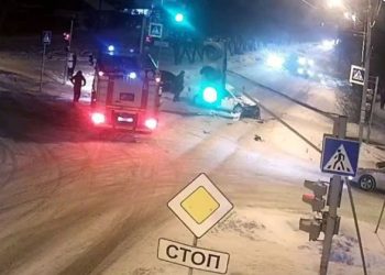 Увернулся на все деньги: в Омске автомобиль вылетел на встречную