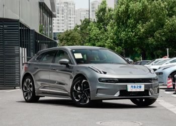 В Россию привезли аналог Porsche Taycan из Китая